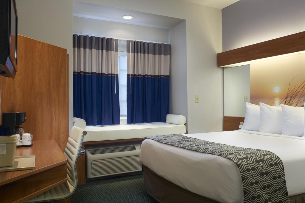 Microtel Inn & Suites By Wyndham Port Charlotte Punta Gorda Ruang foto