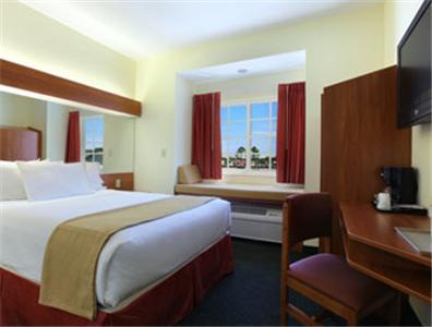 Microtel Inn & Suites By Wyndham Port Charlotte Punta Gorda Ruang foto